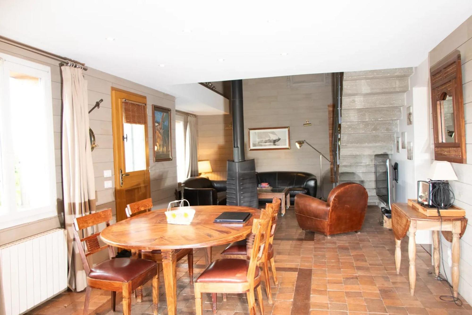 Chalet Chaleureux A Marigny-L'Eglise Avec Vue Sur Lac Et Montagne ภายนอก รูปภาพ