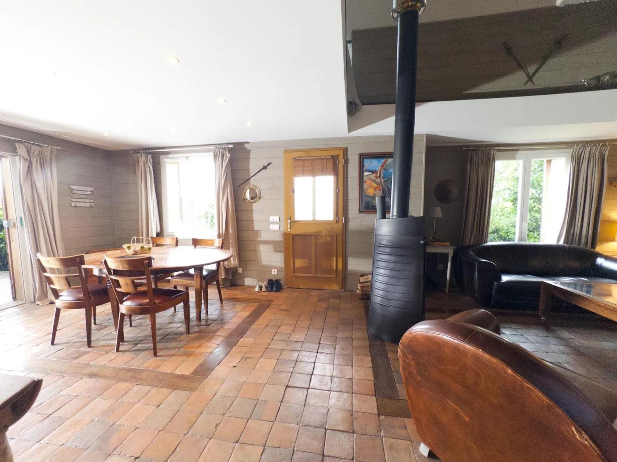 Chalet Chaleureux A Marigny-L'Eglise Avec Vue Sur Lac Et Montagne ภายนอก รูปภาพ